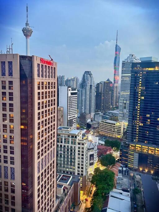 Q2 2-4pax Monorail-pavilionkl Bukit Bintang Klcc
