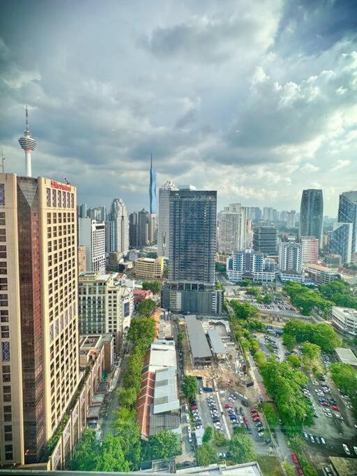 Q2 2-4pax Monorail-pavilionkl Bukit Bintang Klcc