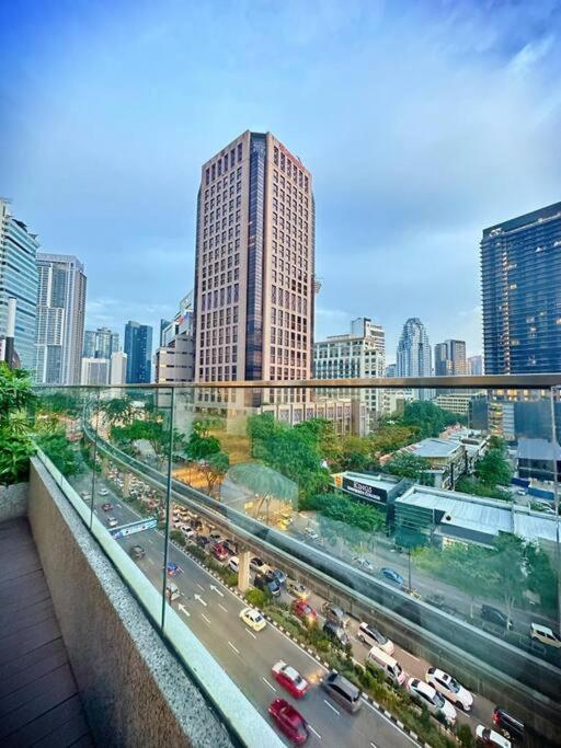 Q2 2-4pax Monorail-pavilionkl Bukit Bintang Klcc * Kuala Lumpur